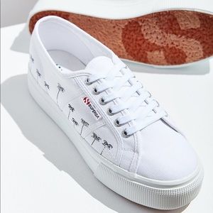 Out of stock Palm tree sneakers in white.